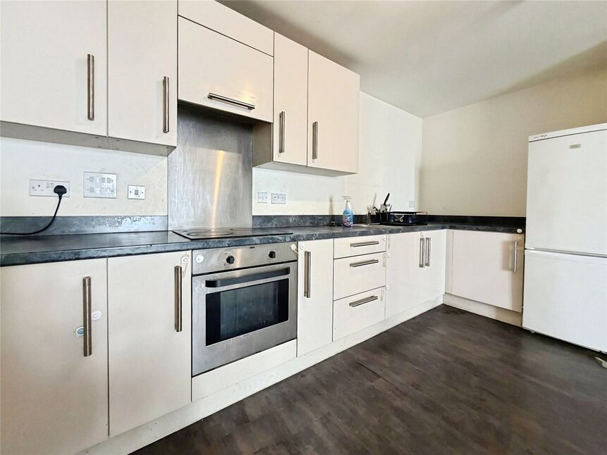 Flat Ocean Drive in Gillingham