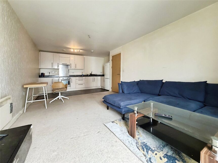 Flat Ocean Drive in Gillingham