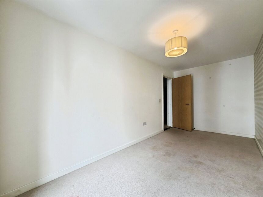 Flat Ocean Drive in Gillingham