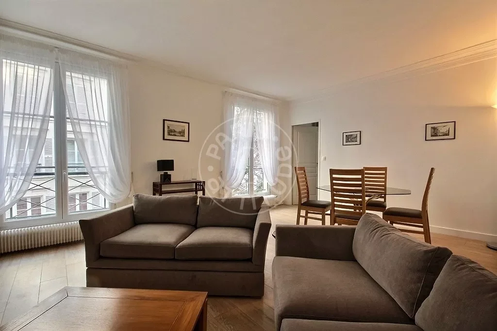 Flat Rue du Bac in Paris