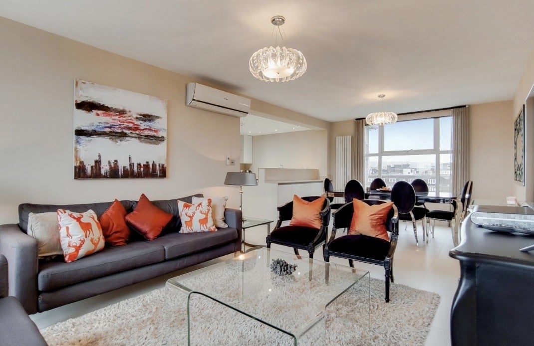 Flat Finchley Road in Greater London