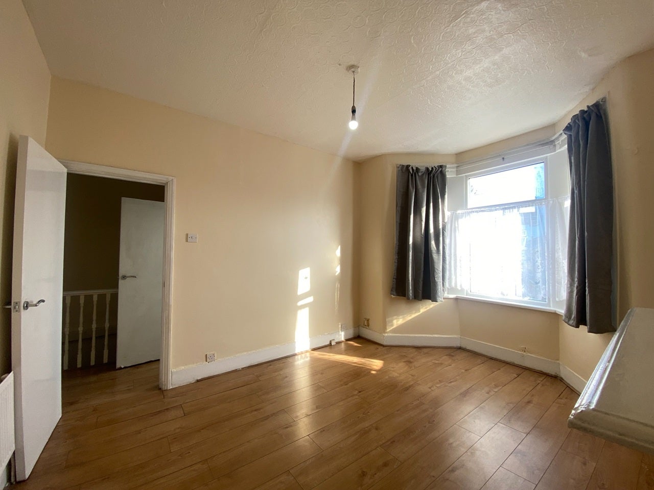 Flat Natal Road in Greater London
