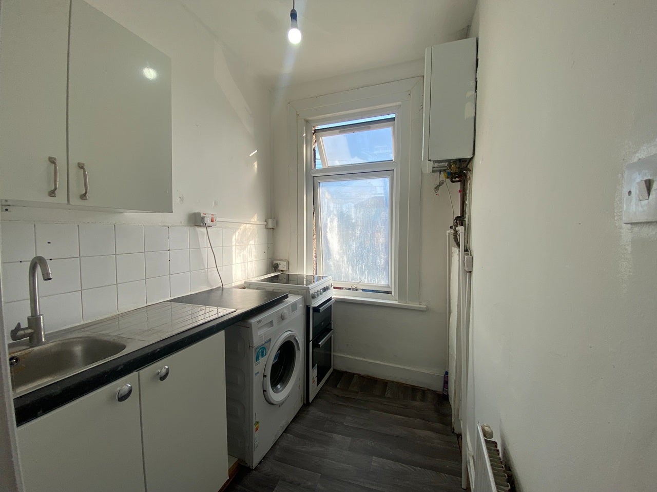 Flat Natal Road in Greater London
