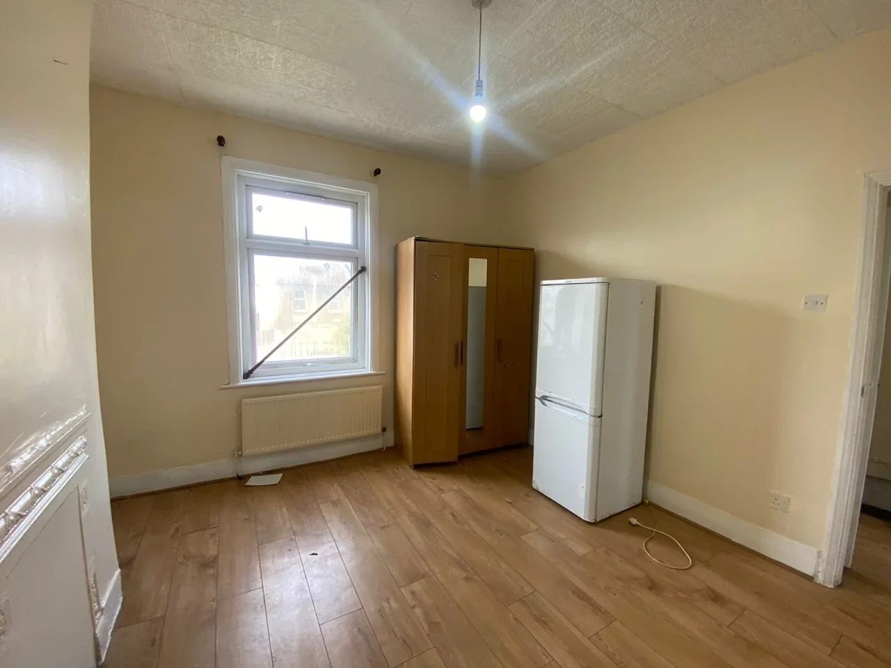 Flat Natal Road in Greater London