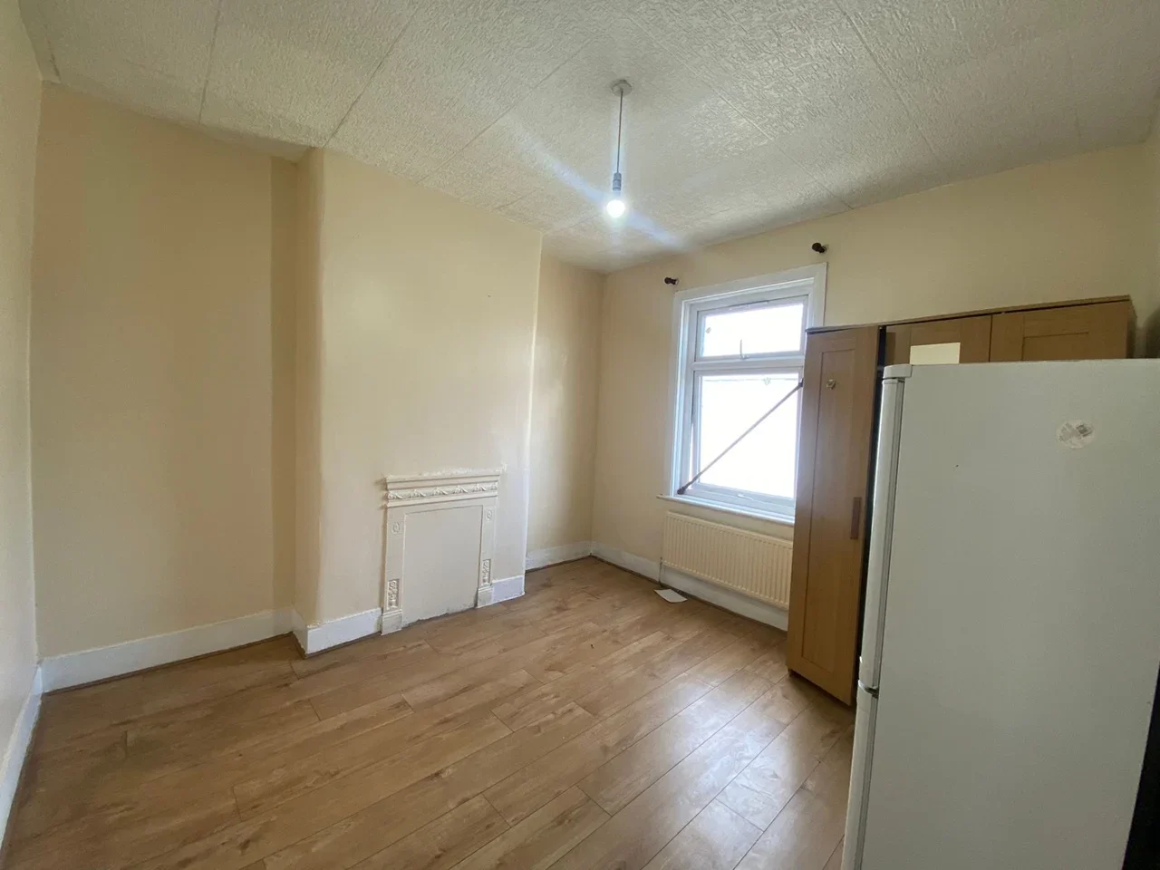Flat Natal Road in Greater London