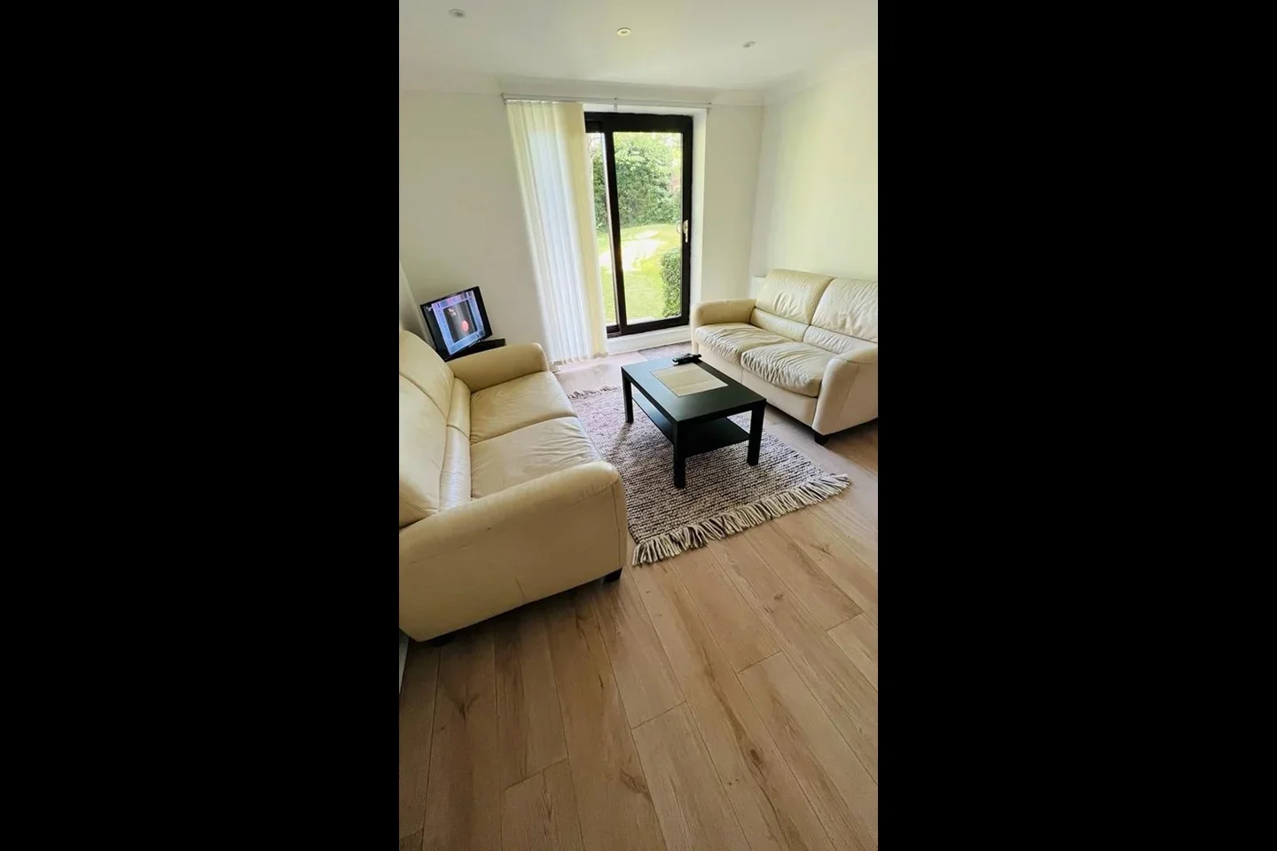 Flat Haling Park Road in Greater London