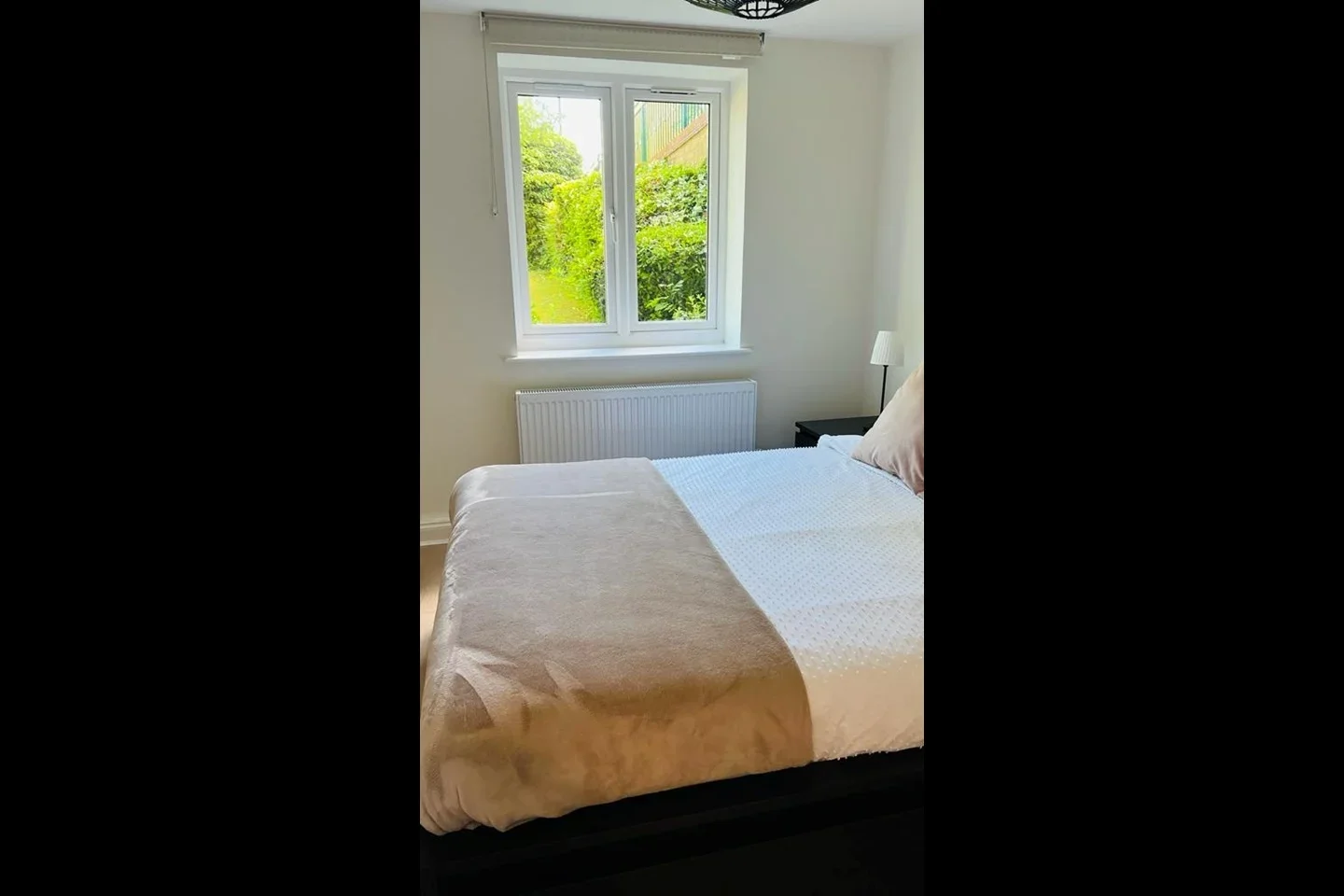 Flat Haling Park Road in Greater London