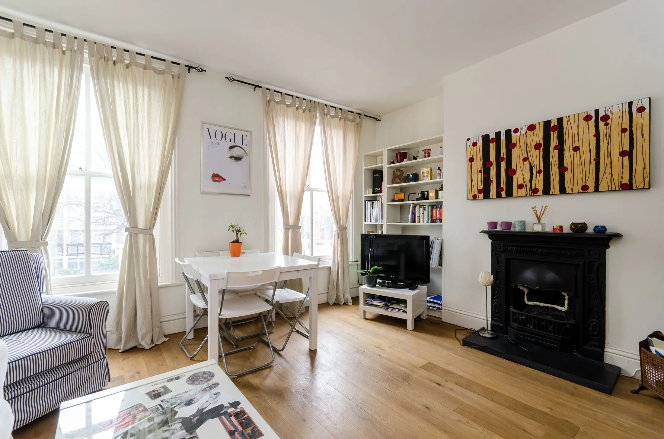 Flat Holmead Road in Greater London