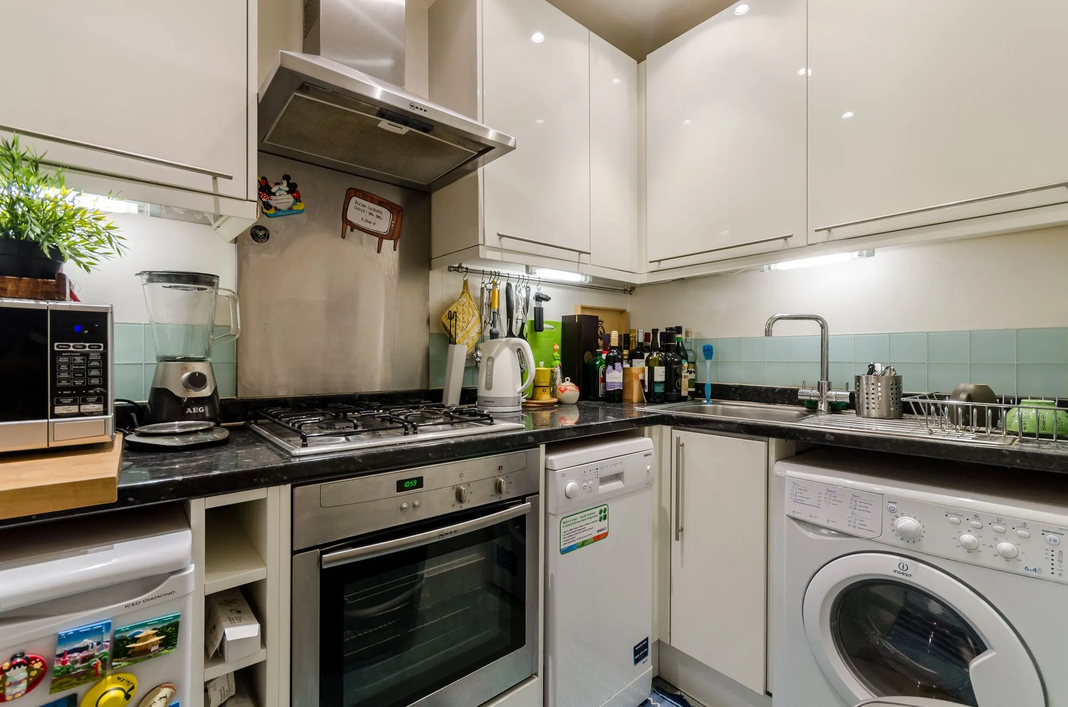 Flat Holmead Road in Greater London