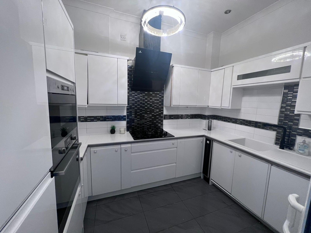 Flat Glandford Way in Greater London