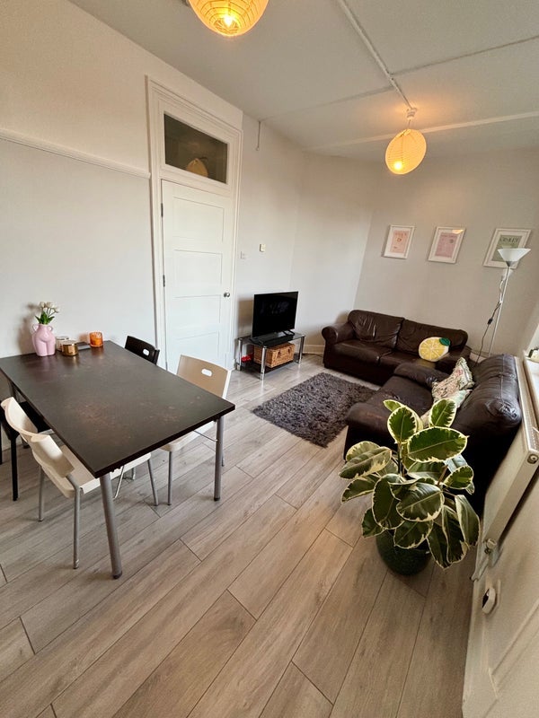 Room Holloway Road in Greater London