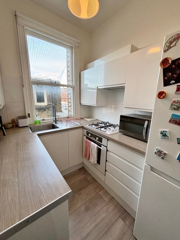 Room Holloway Road in Greater London