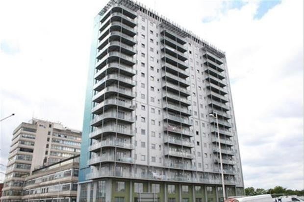 Flat Prior Road in Greater London