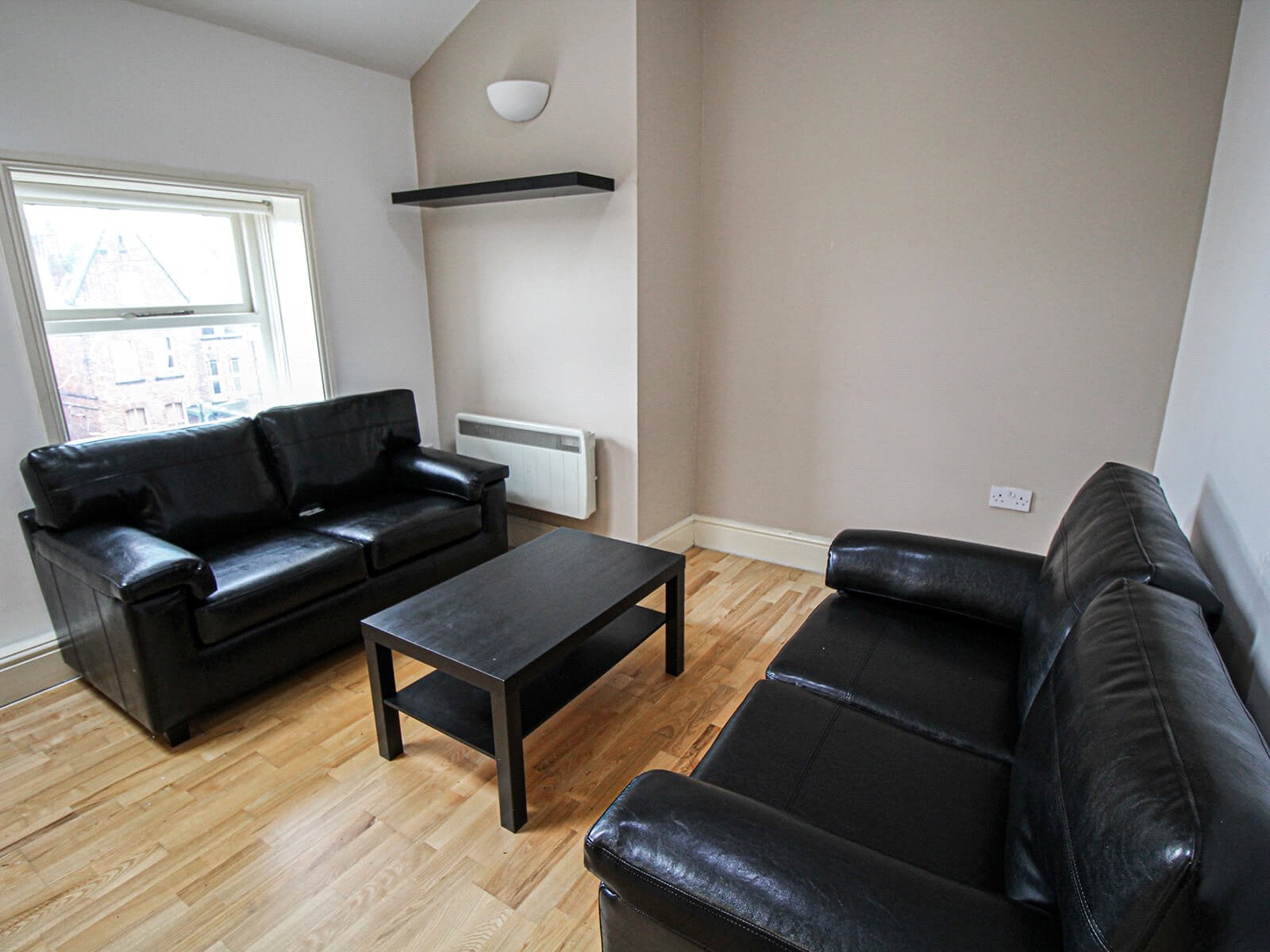 Room Hyde Terrace in Leeds