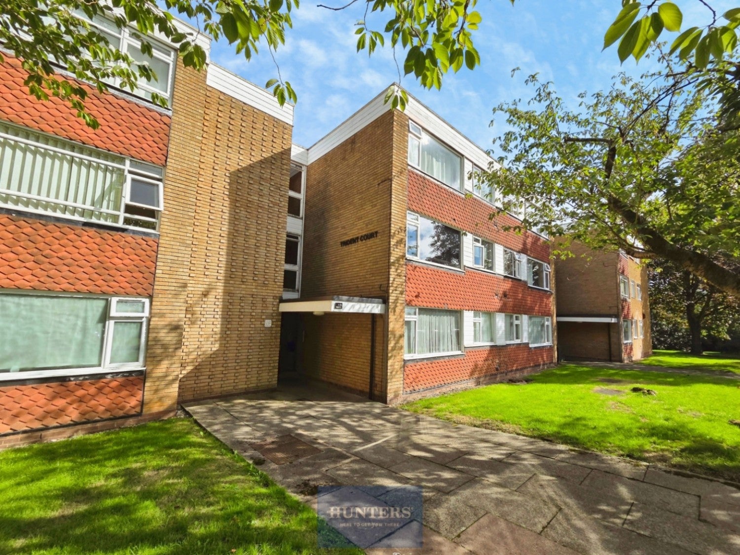 Flat Savoy Close in Birmingham