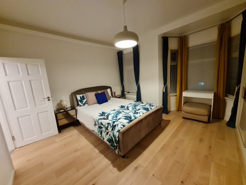 Room Liddington Road in Greater London