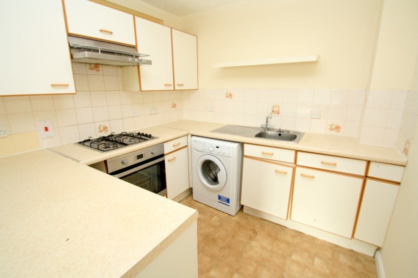 Flat Chiltern Close in Borough of Spelthorne