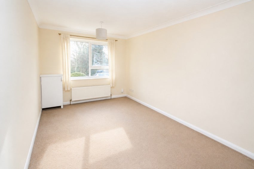 Flat Chiltern Close in Borough of Spelthorne