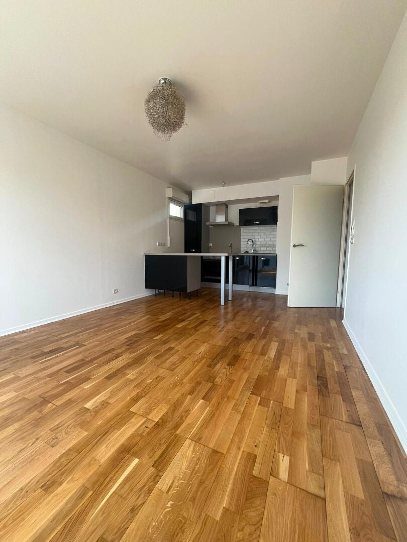 Flat Rue du Capitaine Edouard Roemer in Dammarie-les-Lys