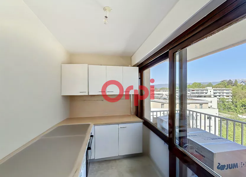 Flat D 1201 in Saint-Julien-en-Genevois