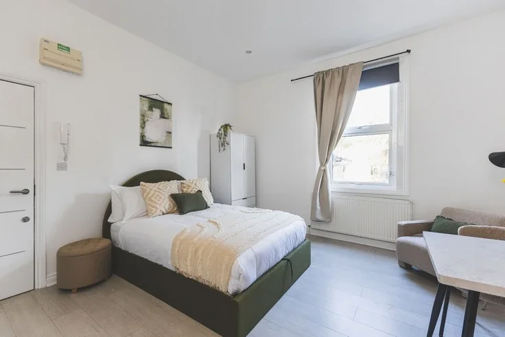 Flat Fordwych Road in Greater London
