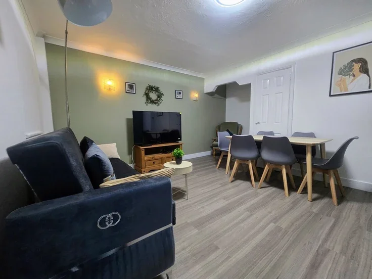 House Oxley Close in Greater London