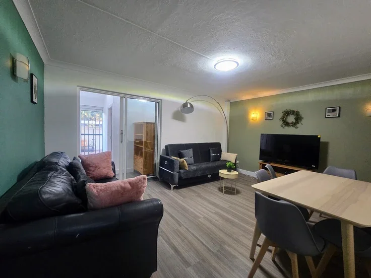 House Oxley Close in Greater London