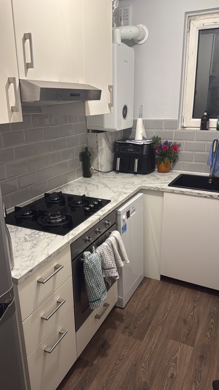 Room Tooting Grove in Greater London