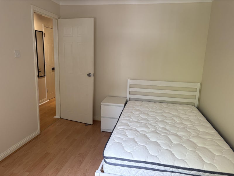 Room Rossetti Road in Greater London