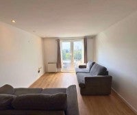 Flat Elmira Way in Salford