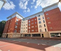 Flat Elmira Way in Salford