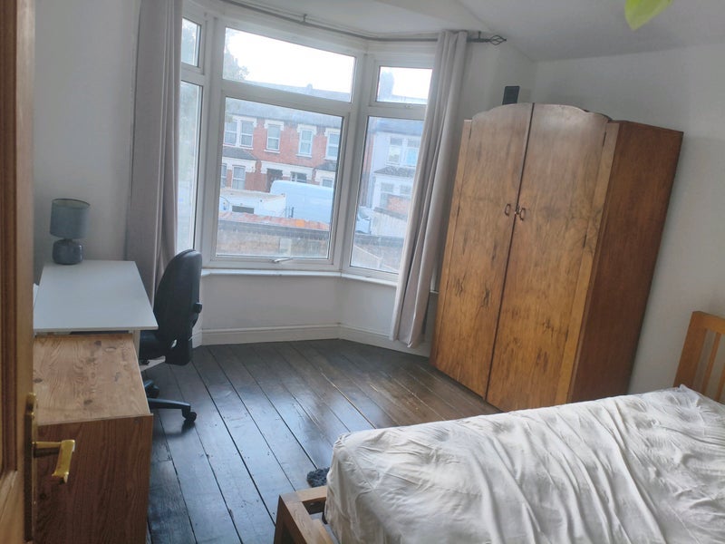 Room Rectory Road in Greater London