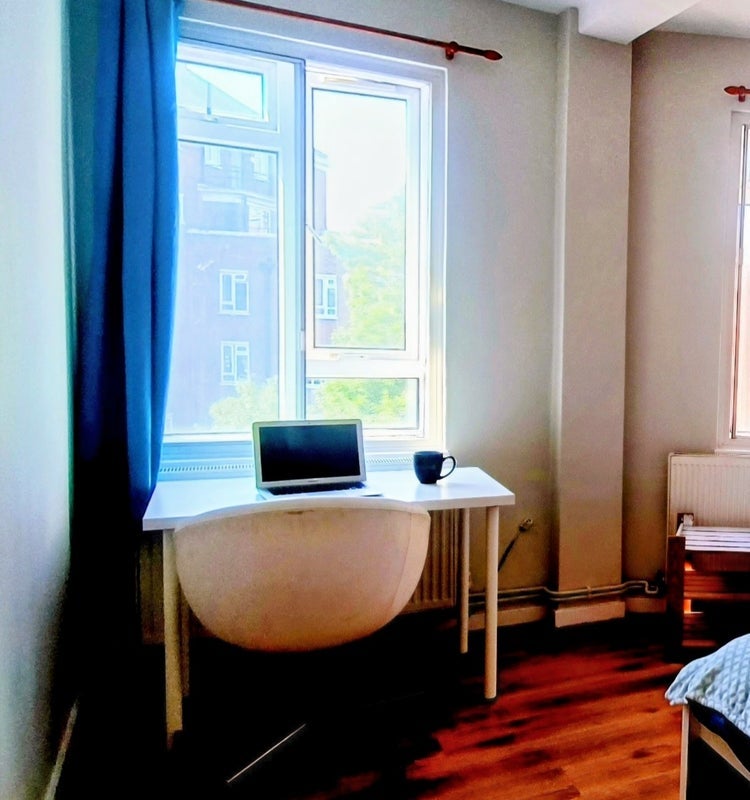 Room Crowndale Court in Greater London