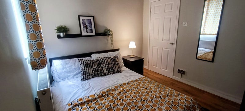 Room Crowndale Court in Greater London