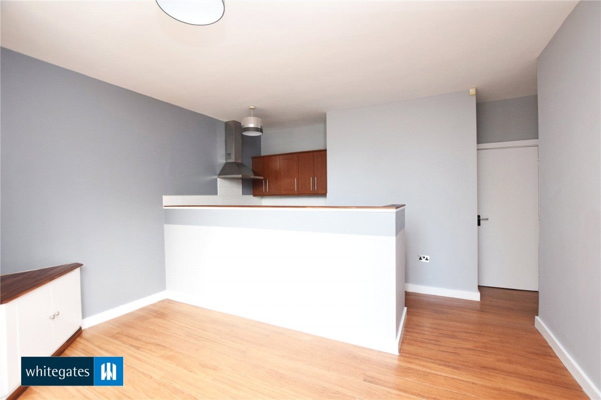 Flat Moorhouse Avenue in Leeds