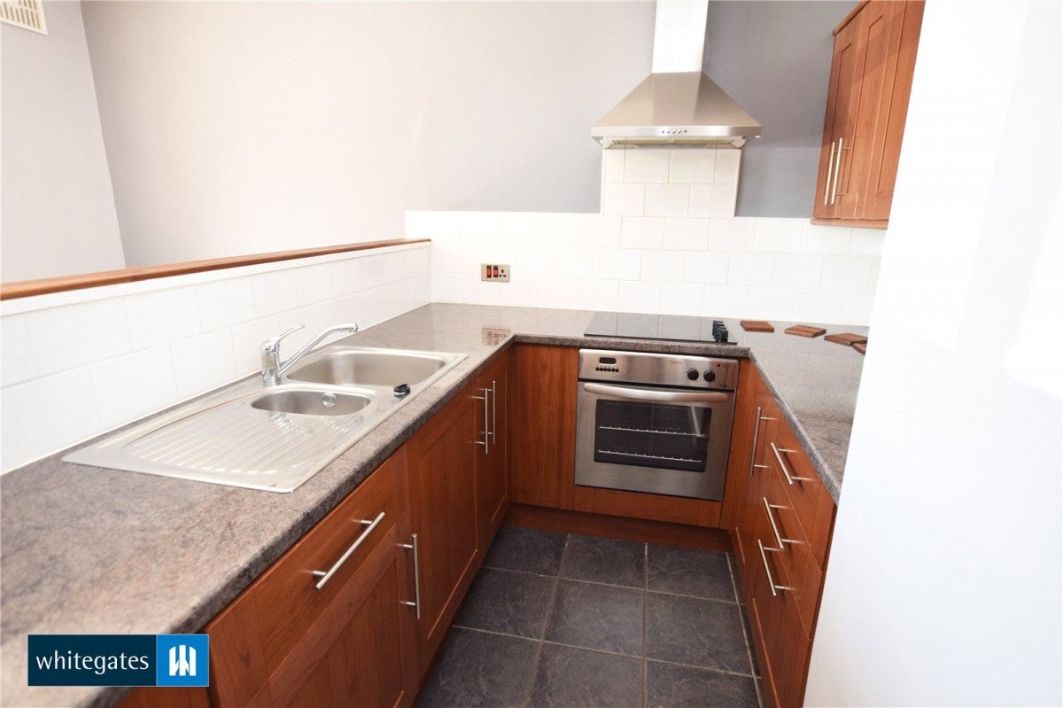 Flat Moorhouse Avenue in Leeds