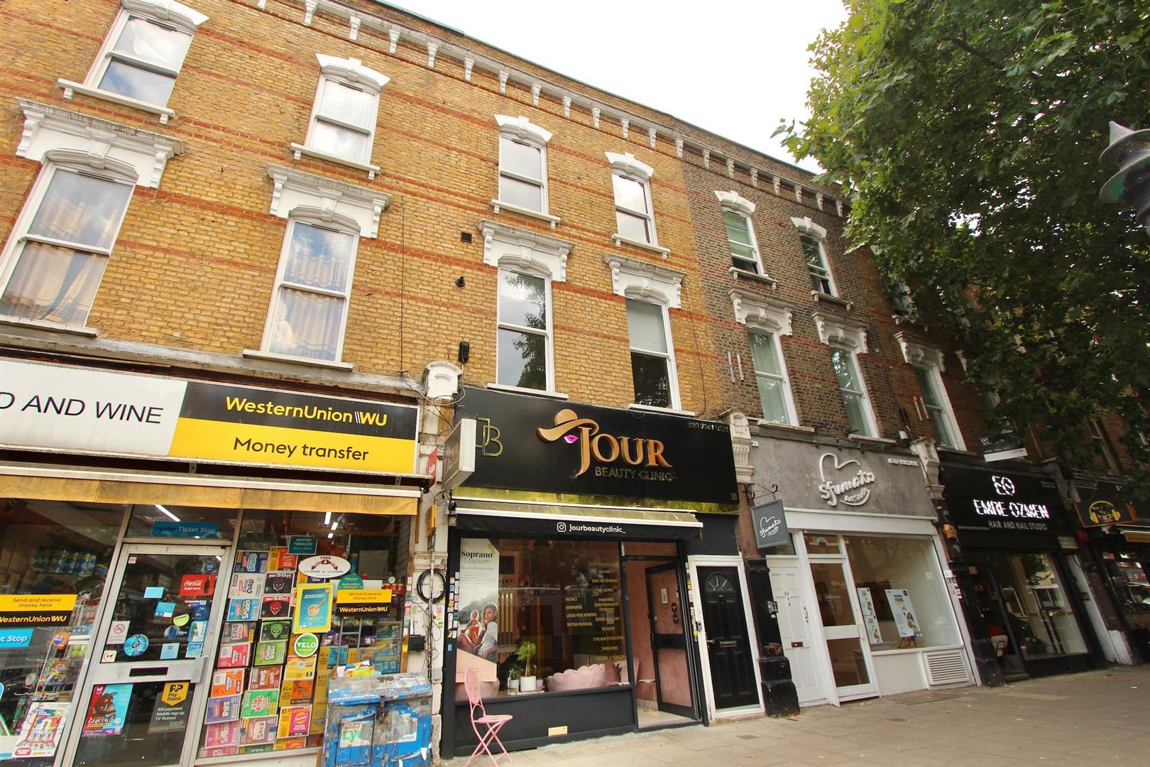 Flat Stoke Newington High Street in Greater London