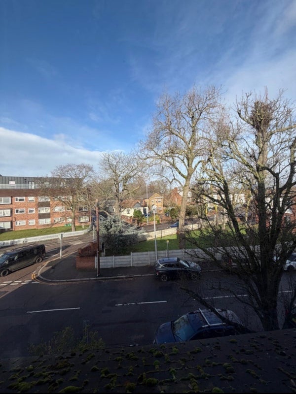 Room Maybank Road in Greater London
