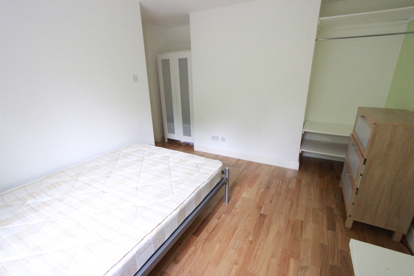 Room Goldings Crescent in Welwyn Hatfield