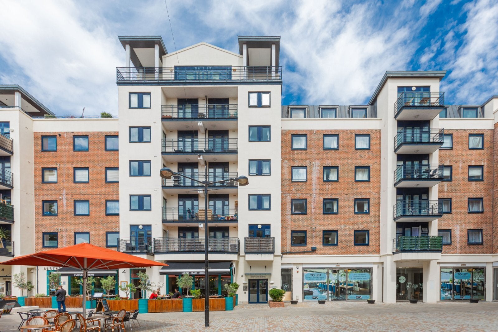 Flat Charter Quay in Greater London