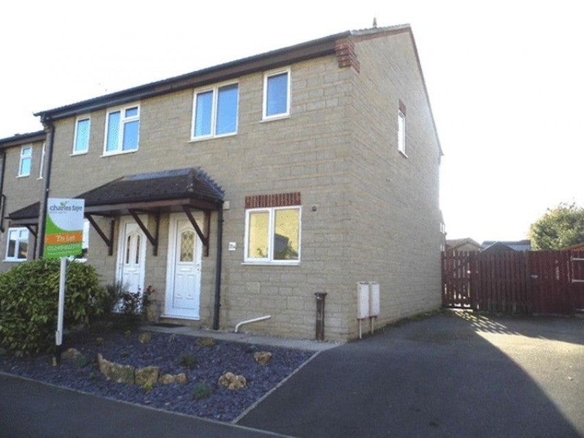 House Foxglove Way in Calne