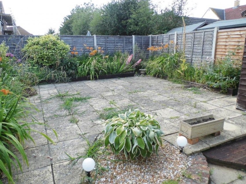House Foxglove Way in Calne