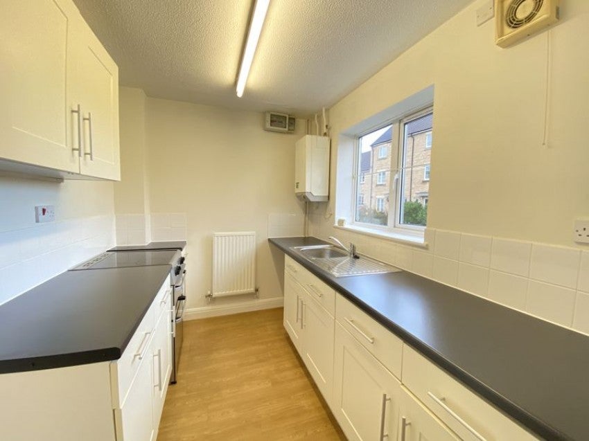 House Foxglove Way in Calne