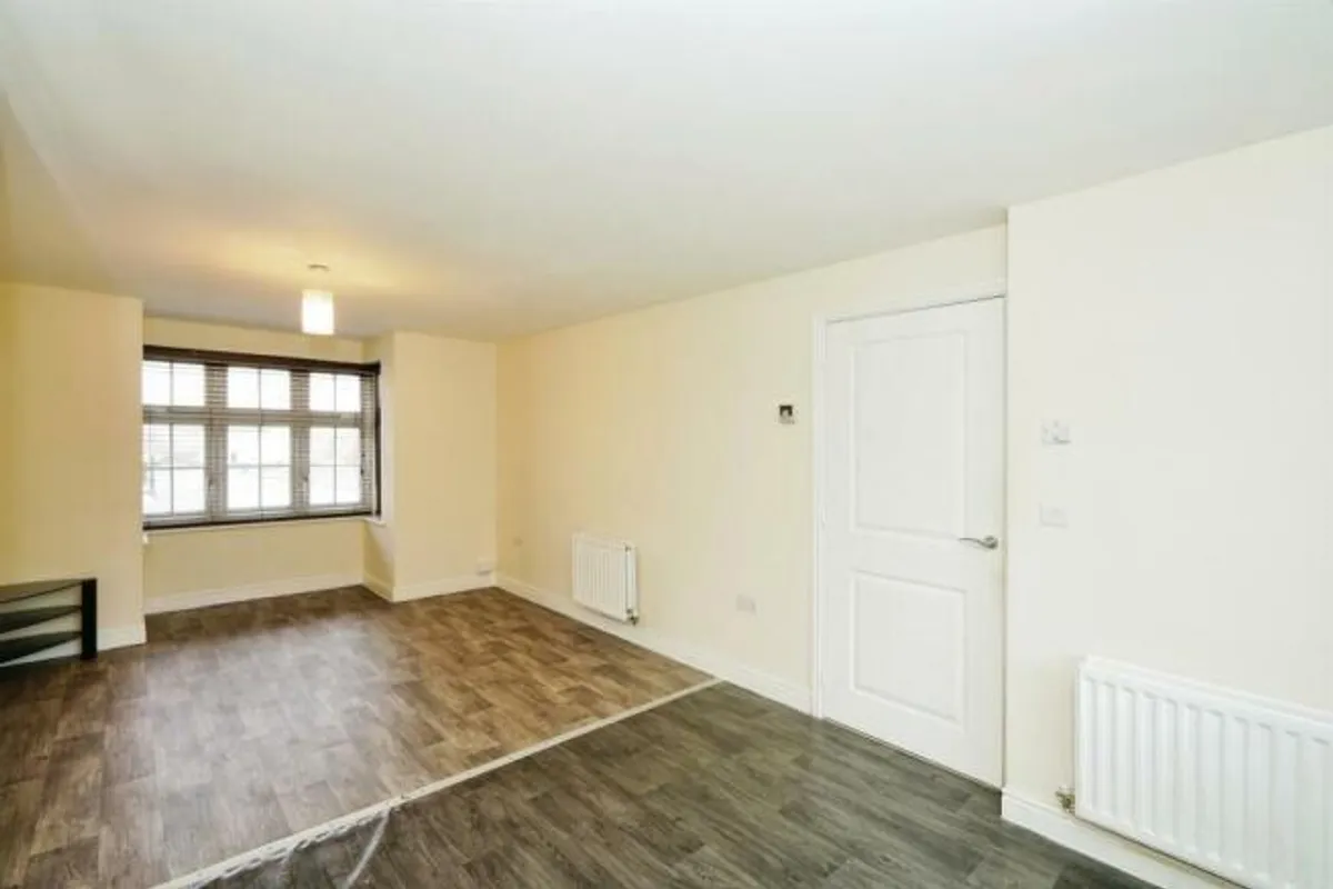 Flat Hercules Road in Calne