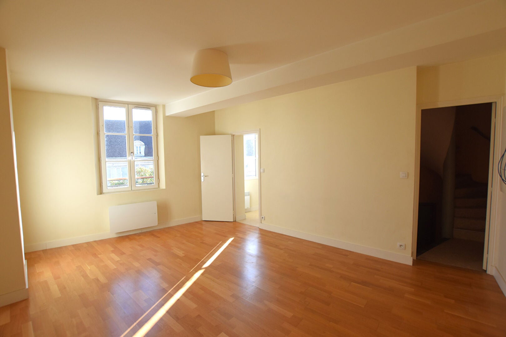 Flat Rue de la Poste in Magny-en-Vexin