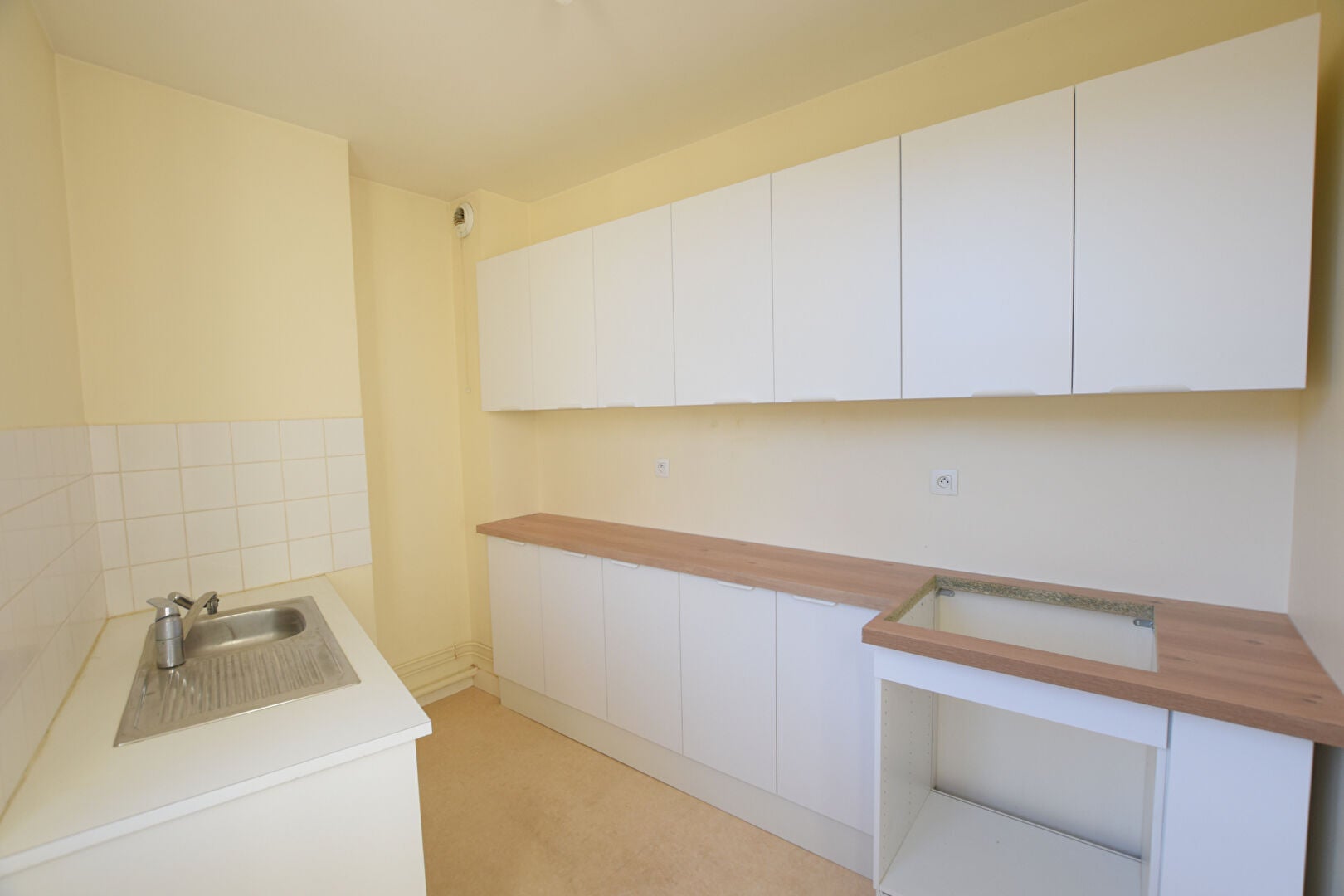 Flat Rue de la Poste in Magny-en-Vexin