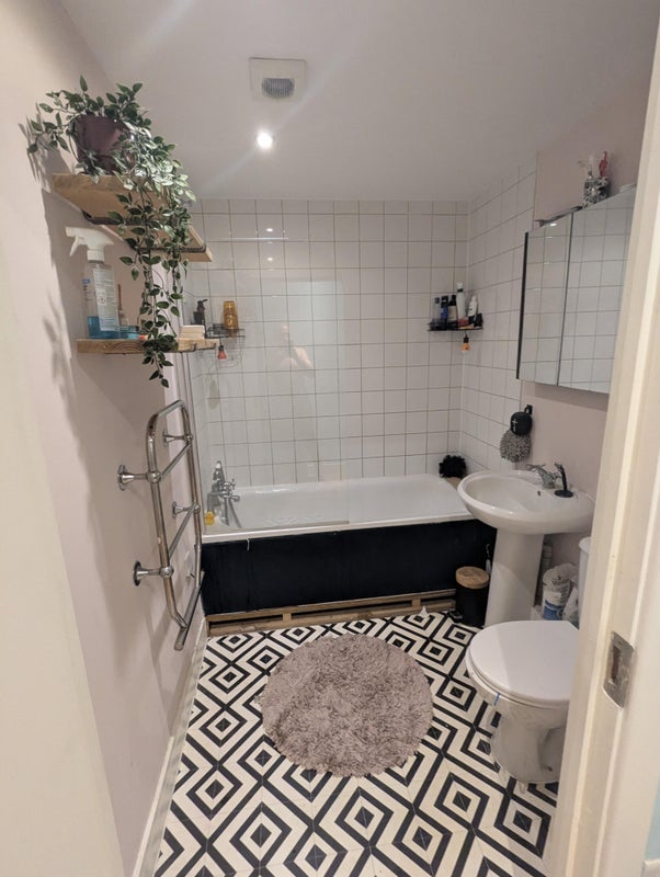 Room Tanners Hill in Greater London