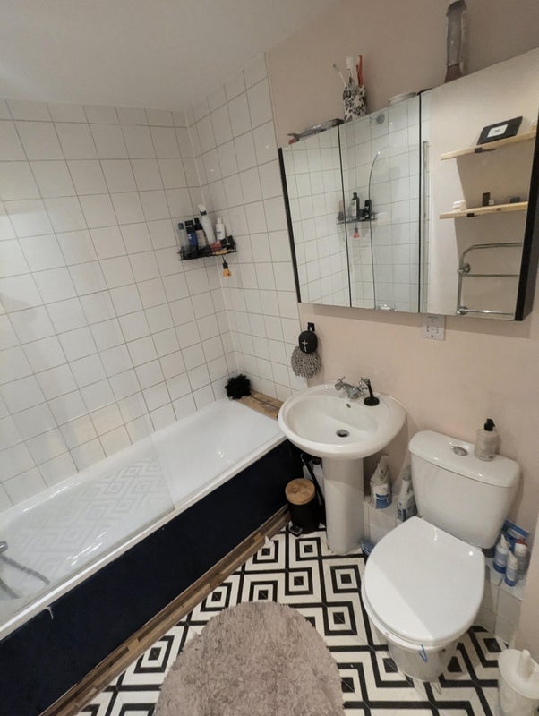 Room Tanners Hill in Greater London