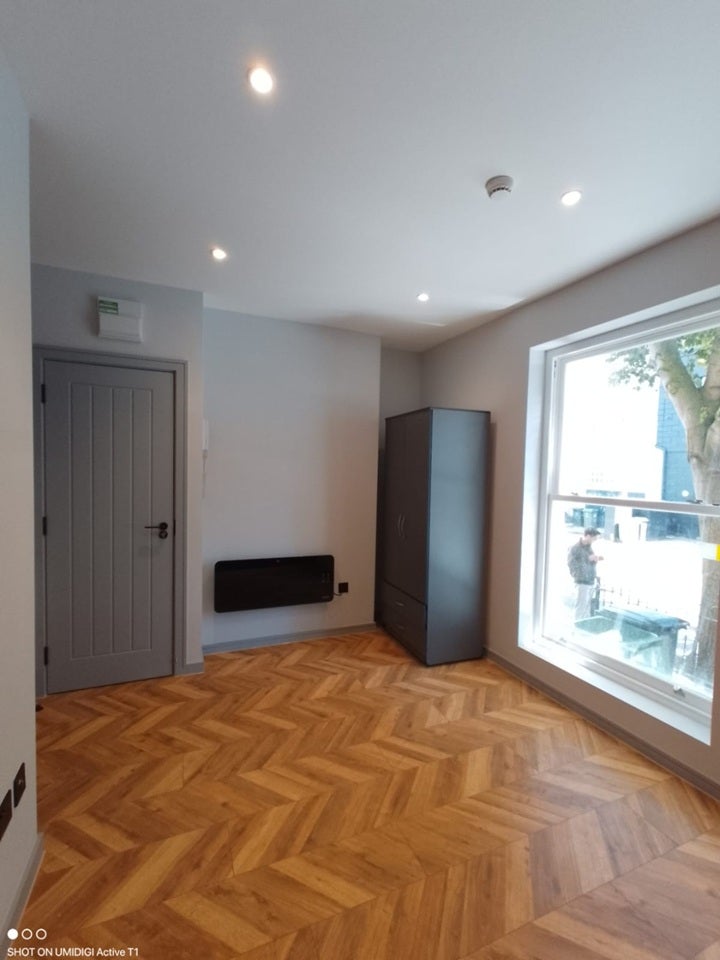 Room Southwell Road in Greater London