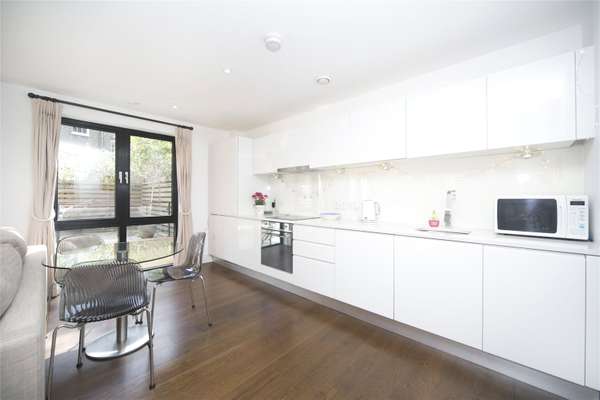 Flat Liverpool Road in Greater London